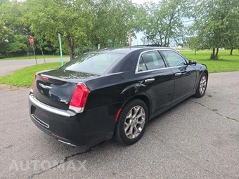 2017 Chrysler 300C Platinum - miniatura 3