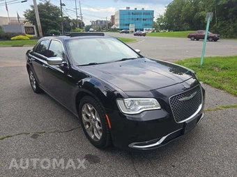 2017 Chrysler 300C Platinum - miniatura 4