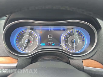 2017 Chrysler 300C Platinum - miniatura 9