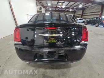 2017 Chrysler 300S – miniatura 5