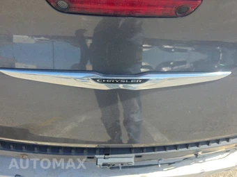 2017 Chrysler 300S – miniatura 16