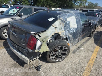 2017 Chrysler 300S – miniatura 4