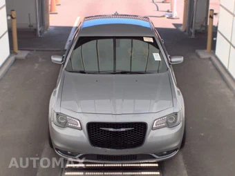 2017 Chrysler 300S – miniatura 2
