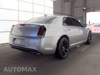 2017 Chrysler 300S – miniatura 4