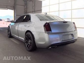2017 Chrysler 300S – miniatura 6