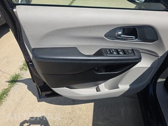 2017 Chrysler Pacifica Hybrid Touring Plus 121.6" WB - miniatura 15