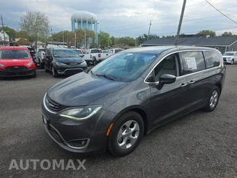 2017 Chrysler Pacifica Hybrid Touring Plus 121.6" WB