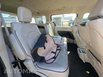 2017 Chrysler Pacifica Limited 121.6" WB – miniatura 17