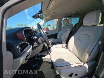 2017 Chrysler Pacifica Limited 121.6" WB – miniatura 6
