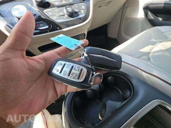 2017 Chrysler Pacifica Limited 121.6" WB – miniatura 8