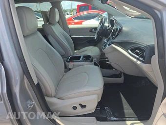 2017 Chrysler Pacifica Limited 121.6" WB – miniatura 14