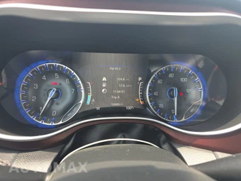 2017 Chrysler Pacifica Limited 121.6" WB – miniatura 18