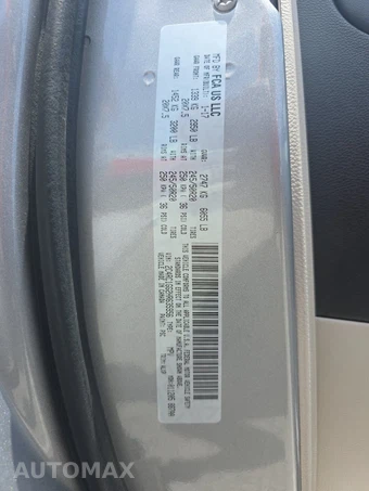 2017 Chrysler Pacifica Limited 121.6" WB – miniatura 22