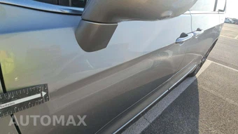 2017 Chrysler Pacifica Limited 121.6" WB – miniatura 32