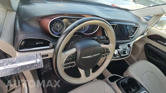 2017 Chrysler Pacifica Limited 121.6" WB – miniatura 48
