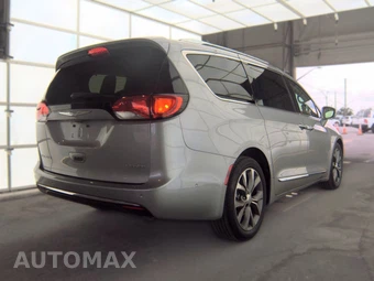 2017 Chrysler Pacifica Limited 121.6" WB – miniatura 5