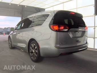2017 Chrysler Pacifica Limited 121.6" WB – miniatura 8