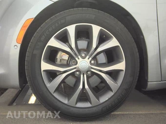 2017 Chrysler Pacifica Limited 121.6" WB – miniatura 9
