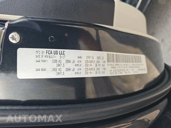 2017 Chrysler Pacifica Limited 121.6" WB – miniatura 15