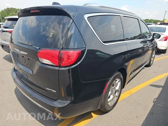 2017 Chrysler Pacifica Limited 121.6" WB – miniatura 4