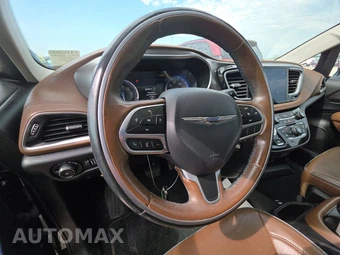 2017 Chrysler Pacifica Limited 121.6" WB – miniatura 10