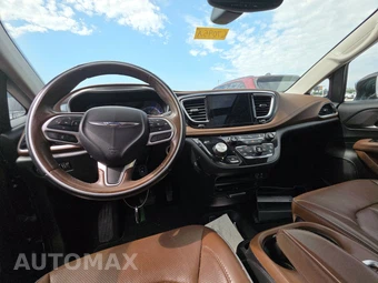 2017 Chrysler Pacifica Limited 121.6" WB – miniatura 11