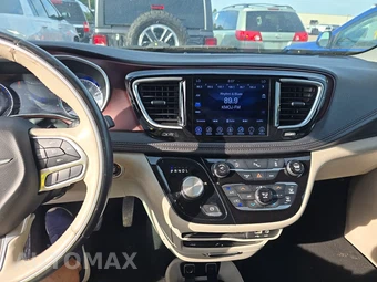 2017 Chrysler Pacifica Limited 121.6" WB - miniatura 11