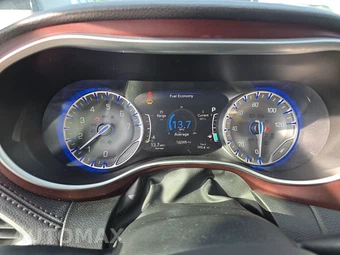 2017 Chrysler Pacifica Limited 121.6" WB - miniatura 12