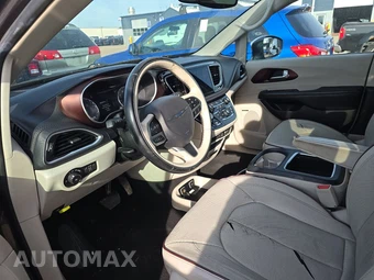 2017 Chrysler Pacifica Limited 121.6" WB - miniatura 7