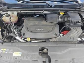 2017 Chrysler Pacifica Limited 121.6" WB – miniatura 16