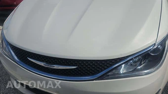 2017 Chrysler Pacifica Limited 121.6" WB – miniatura 22