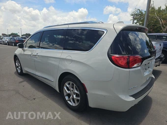 2017 Chrysler Pacifica Limited 121.6" WB – miniatura 6
