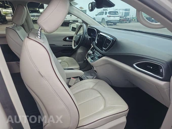 2017 Chrysler Pacifica Limited 121.6" WB – miniatura 8