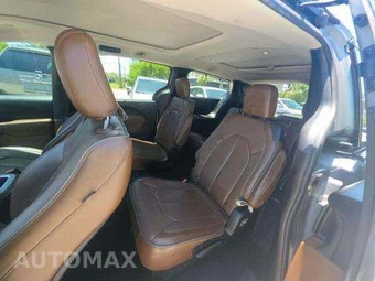 2017 Chrysler Pacifica Limited 121.6" WB – miniatura 13