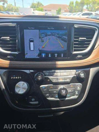 2017 Chrysler Pacifica Limited 121.6" WB – miniatura 26