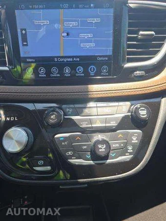 2017 Chrysler Pacifica Limited 121.6" WB – miniatura 28