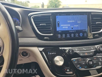 2017 Chrysler Pacifica Limited 121.6" WB - miniatura 11