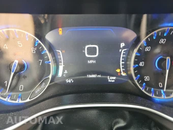 2017 Chrysler Pacifica Limited 121.6" WB - miniatura 12