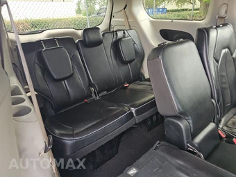 2017 Chrysler Pacifica Limited 121.6" WB - miniatura 14