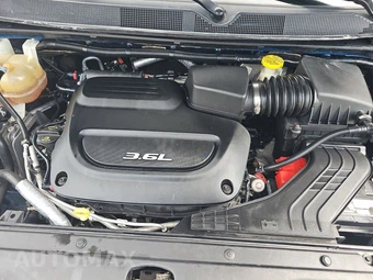2017 Chrysler Pacifica Limited 121.6" WB - miniatura 16