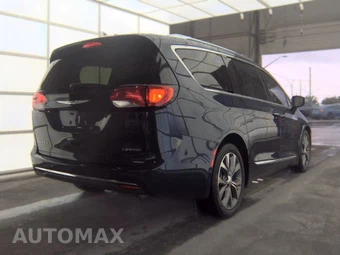 2017 Chrysler Pacifica Limited 121.6" WB - miniatura 4