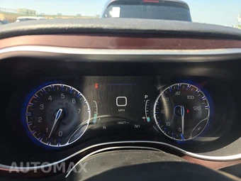 2017 Chrysler Pacifica Limited 121.6" WB – miniatura 12