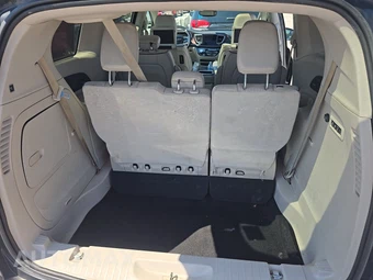 2017 Chrysler Pacifica Limited 121.6" WB – miniatura 17