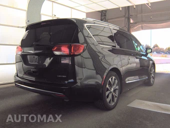2017 Chrysler Pacifica Limited 121.6" WB – miniatura 4