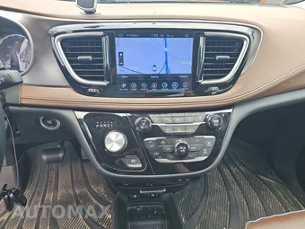 2017 Chrysler Pacifica Limited 121.6" WB – miniatura 11