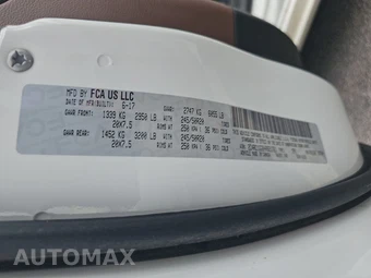 2017 Chrysler Pacifica Limited 121.6" WB – miniatura 15