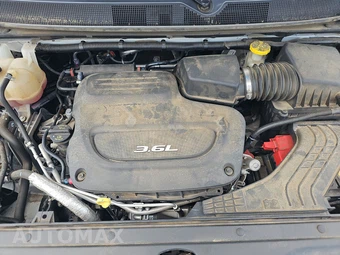 2017 Chrysler Pacifica Limited 121.6" WB – miniatura 16