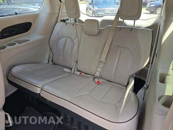 2017 Chrysler Pacifica Limited 121.6" WB – miniatura 14