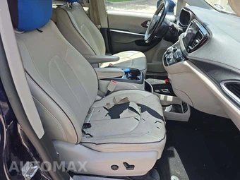 2017 Chrysler Pacifica Limited 121.6" WB – miniatura 19