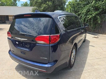 2017 Chrysler Pacifica Limited 121.6" WB – miniatura 3